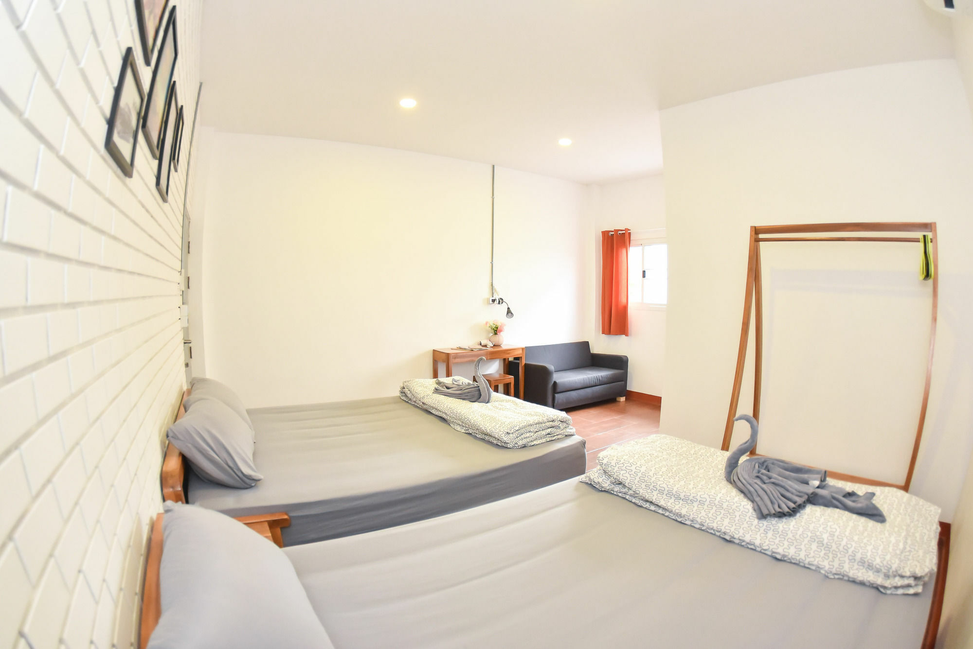 The Garage Guest house Chiang Rai