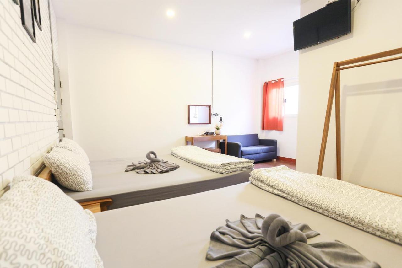 The Garage Guest house 2*